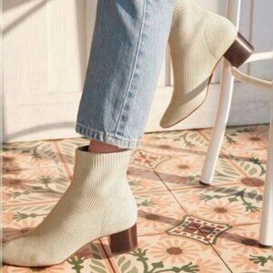 Joie Neely Ivory Ribbed Knit Sock Block Heel Ankle Booties Size 8